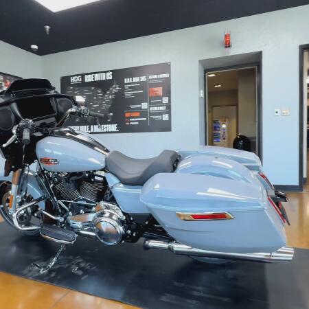 2026 Harley-Davidson® Street Glide® Dark Billiard Gray thumb 1