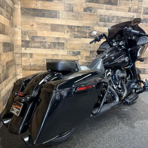 2021 Harley-Davidson® Road Glide® Special Vivid Black FLTRXS thumb 2
