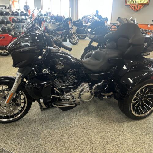 2026 Harley-Davidson® FLHLT Street Glide™ 3 Limited thumb 1