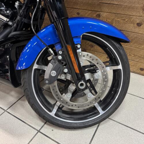 2024 Harley-Davidson® Street Glide® Blue Burst thumb 1