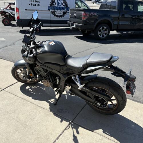 2026 Honda CB650R E-Clutch thumb 1