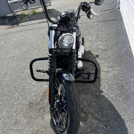 2025 Harley-Davidson® Street Bob® Iron Horse Metallic w/Cast Wheels thumb 2