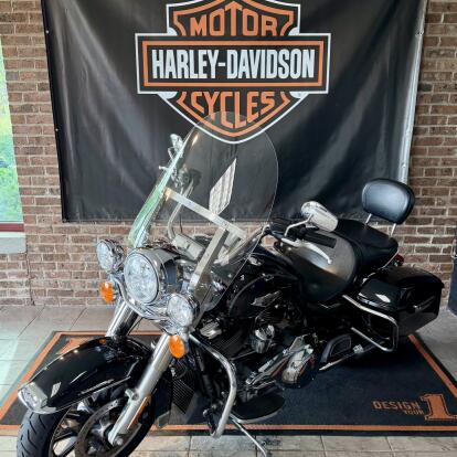 2017 Harley-Davidson® Road King® Vivid Black thumb 1