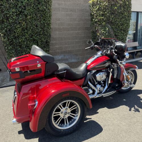 FLHTCUTG 2012 Tri Glide® Ultra Classic thumb 2