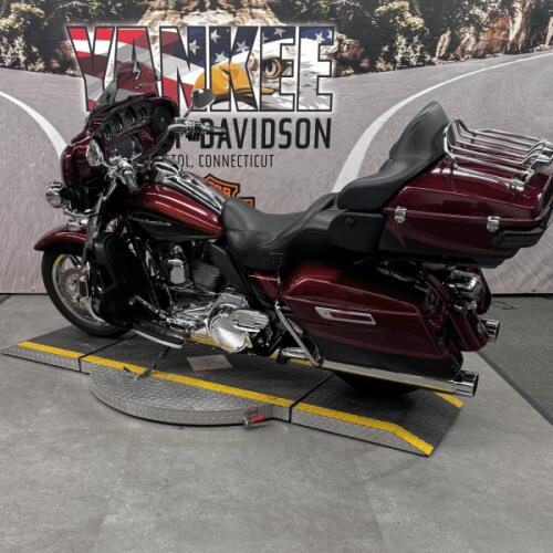 2014 FLHTKSE CVO™ Electra Glide Ultra Limited® thumb 1