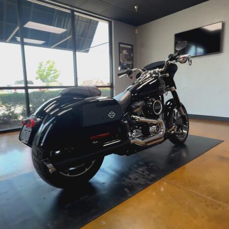 2021 Harley-Davidson® Sport Glide® Vivid Black Deluxe thumb 2