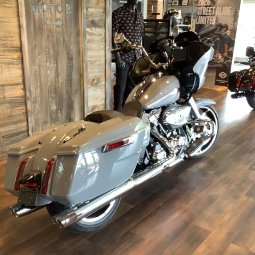 Harley-Davidson® Road Glide® 2026 FLTRX T32-26 Dark Billiard Gray Chrome Trim thumb 0
