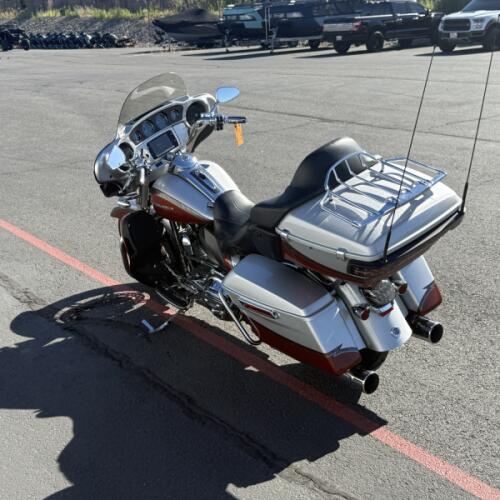 FLHTKSE 2014 CVO™ Electra Glide Ultra Limited® thumb 3
