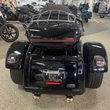 2026 Harley-Davidson® FLHLT Street Glide™ 3 Limited thumb 2