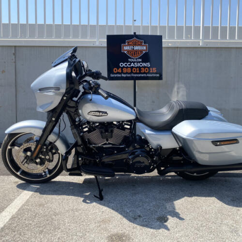 2025 Harley-Davidson® Street Glide™ thumb 2