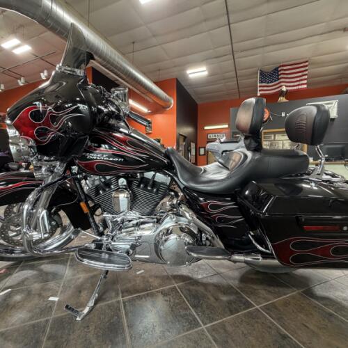 2008 Harley-Davidson® Street Glide® Black w/custom flames thumb 1