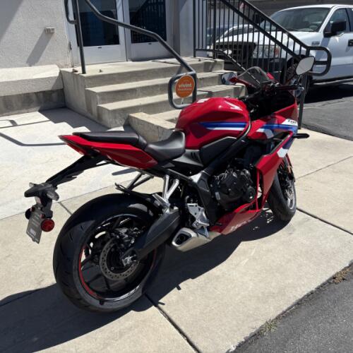 2026 Honda CBR650R E-Clutch thumb 1