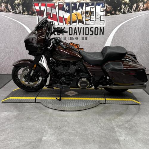 2024 FLHXSE CVO™ Street Glide® thumb 0