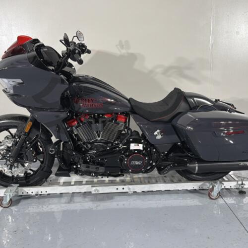 Harley-Davidson® CVO Road Glide ST 2026 thumb 0