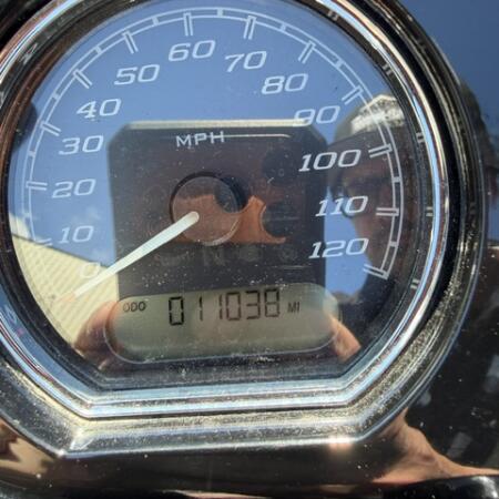 2022 Harley-Davidson® Road Glide® ST Vivid Black thumb 2