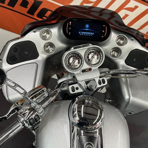 FLTRSE3 2009 CVO™ Road Glide® thumb 0