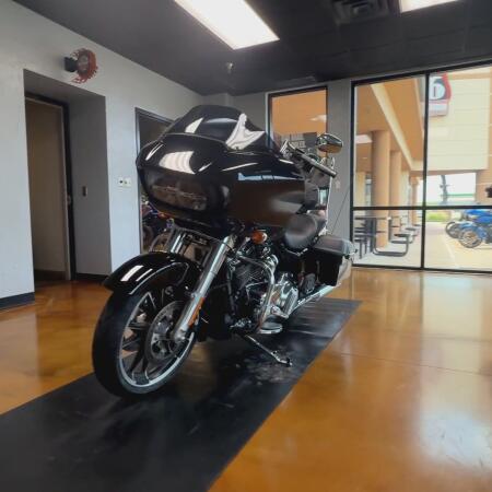 2023 Harley-Davidson® Road Glide® Vivid Black thumb 0