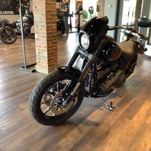 Harley-Davidson® Low Rider® S 2026 FXLRS S12-26 Vivid Black Black Trim thumb 2