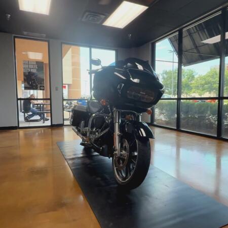 2023 Harley-Davidson® Road Glide® Vivid Black thumb 1