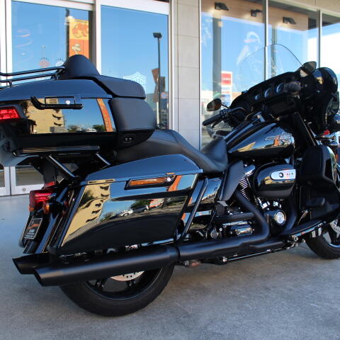 2024 Harley-Davidson® Ultra Limited™ Vivid Black thumb 0