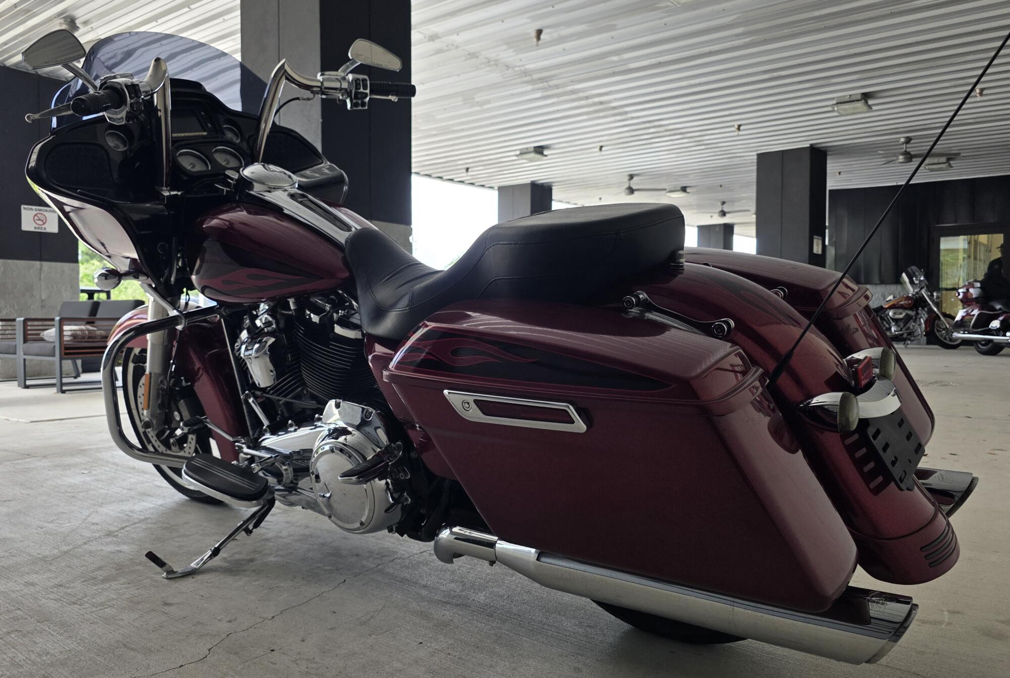2017 Harley-Davidson® Street Glide® Special Hard Candy Custom™ Hot Rod Red Flake, photo 11