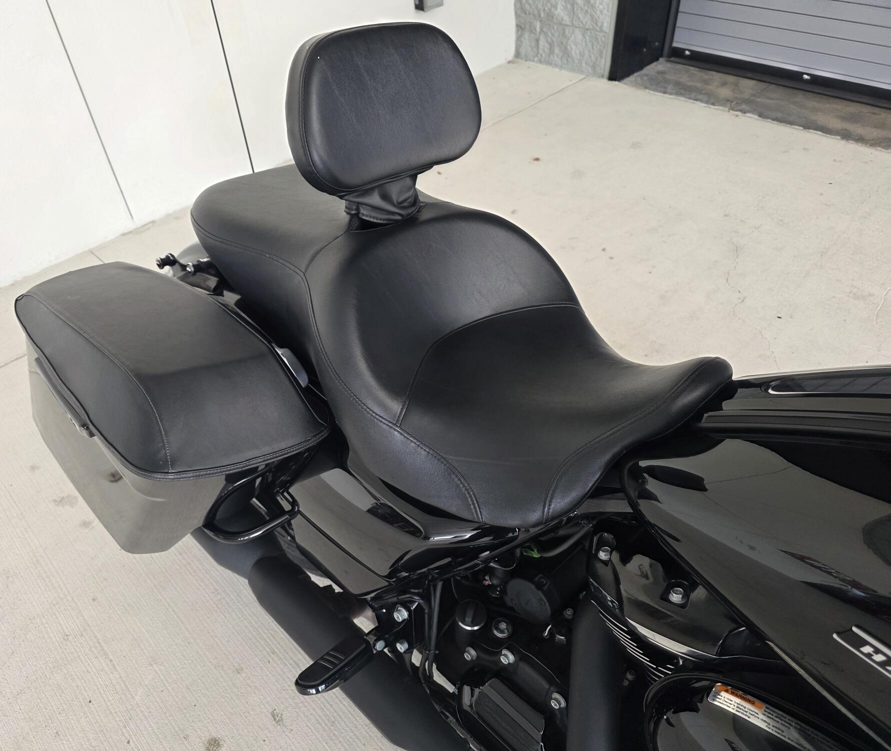2018 Harley-Davidson® Road Glide® Special Vivid Black, photo 6