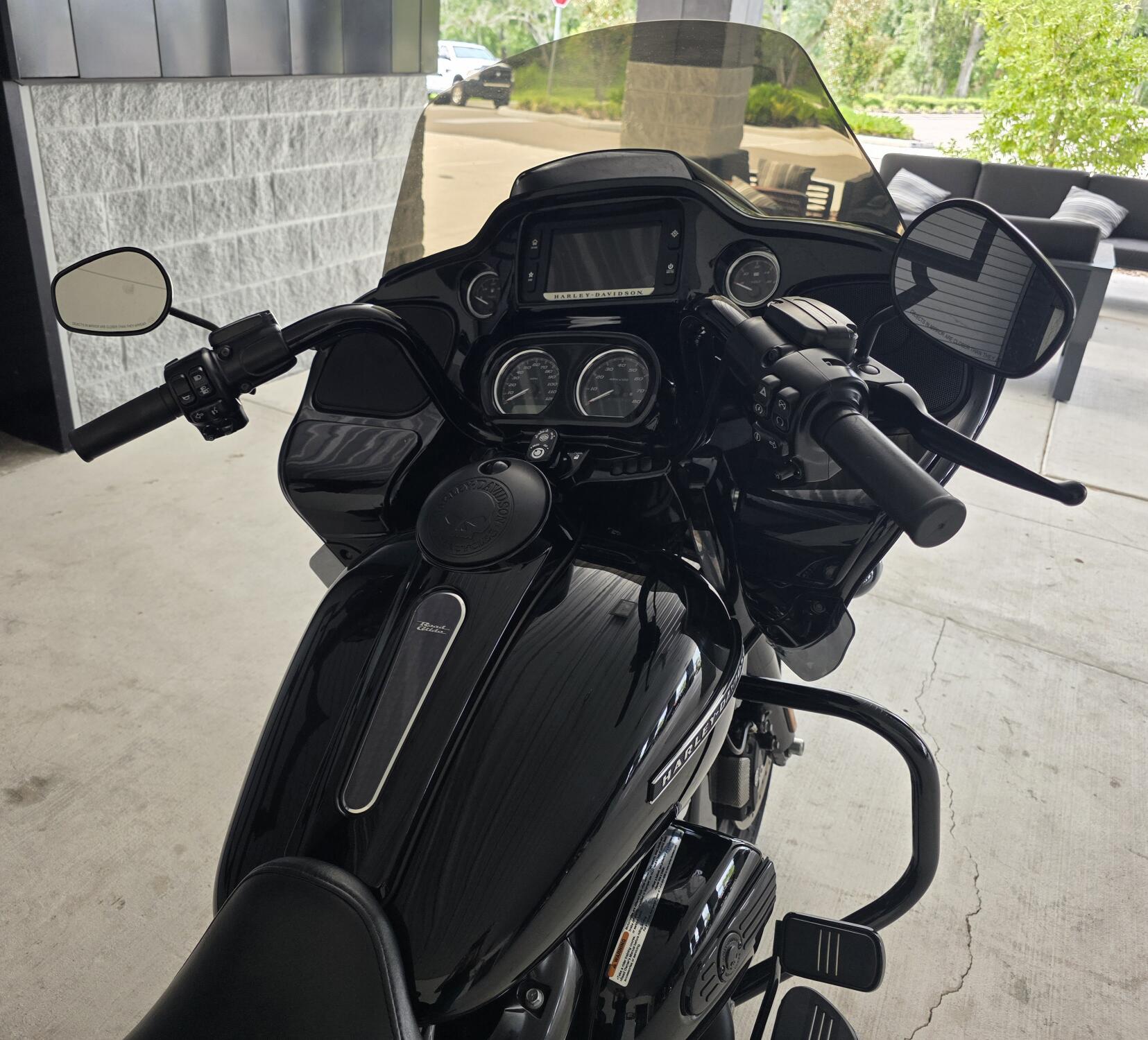 2018 Harley-Davidson® Road Glide® Special Vivid Black, photo 7