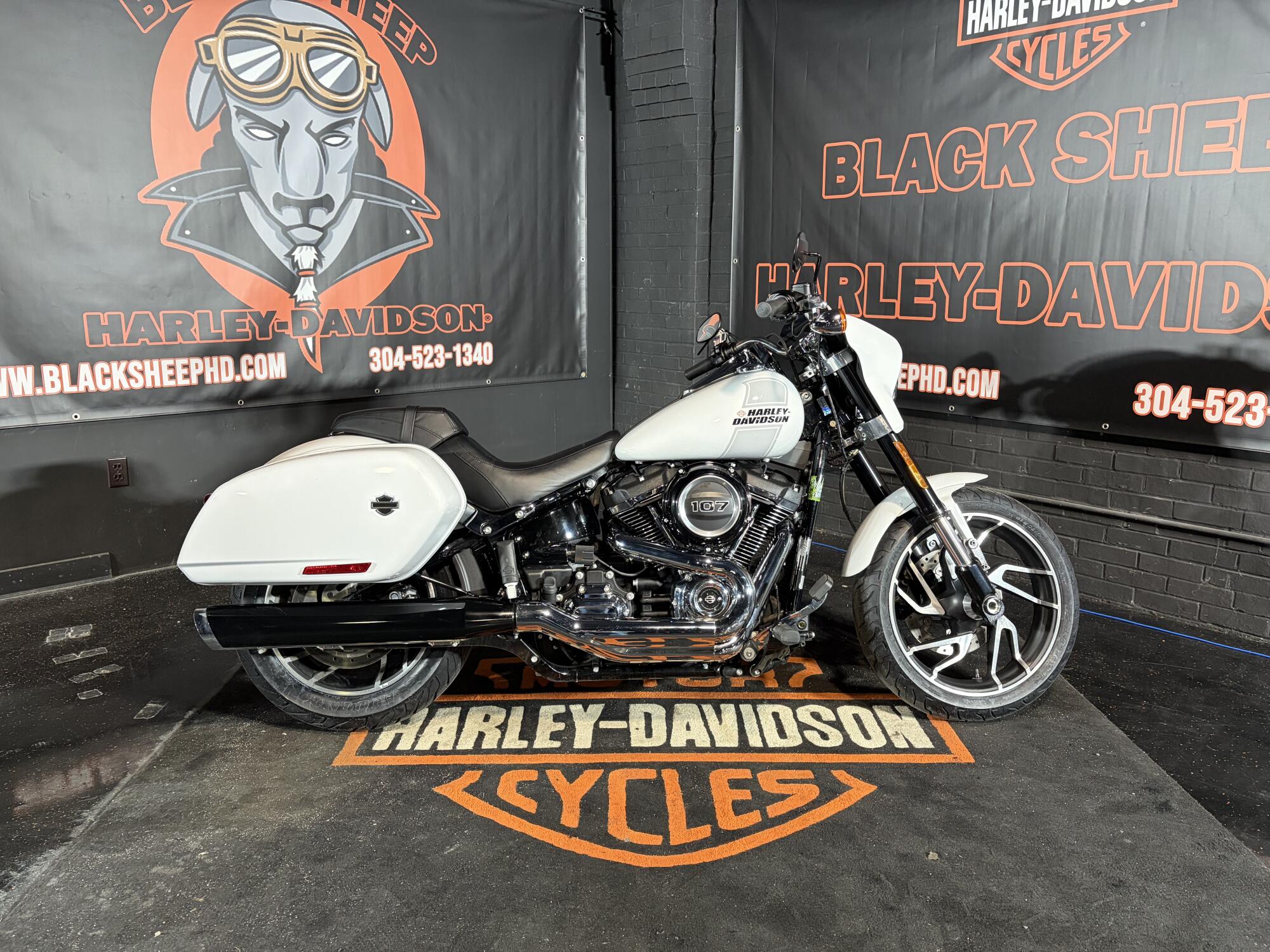 2021 Harley-Davidson® Sport Glide® FLSB 