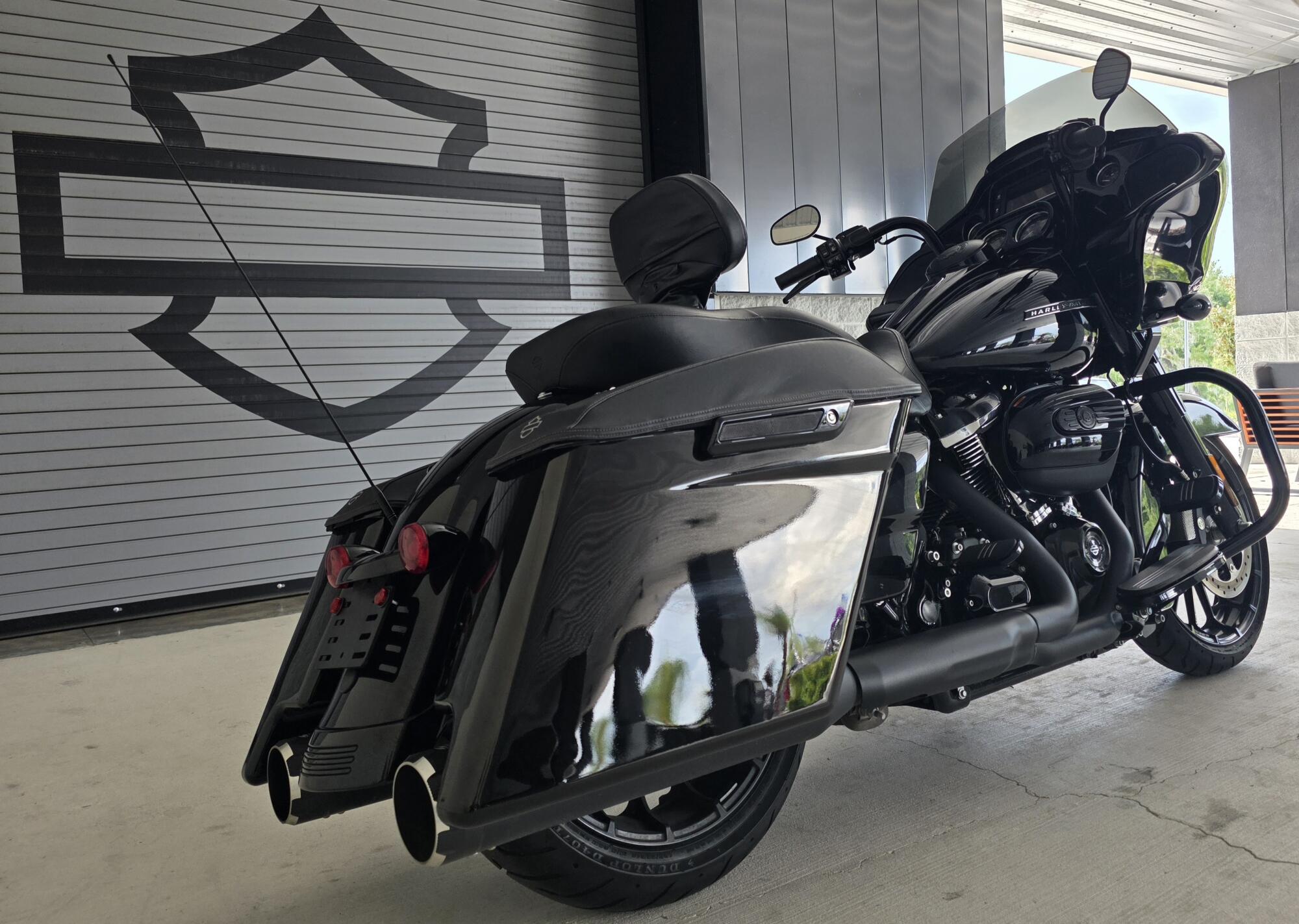 2018 Harley-Davidson® Road Glide® Special Vivid Black, photo 10