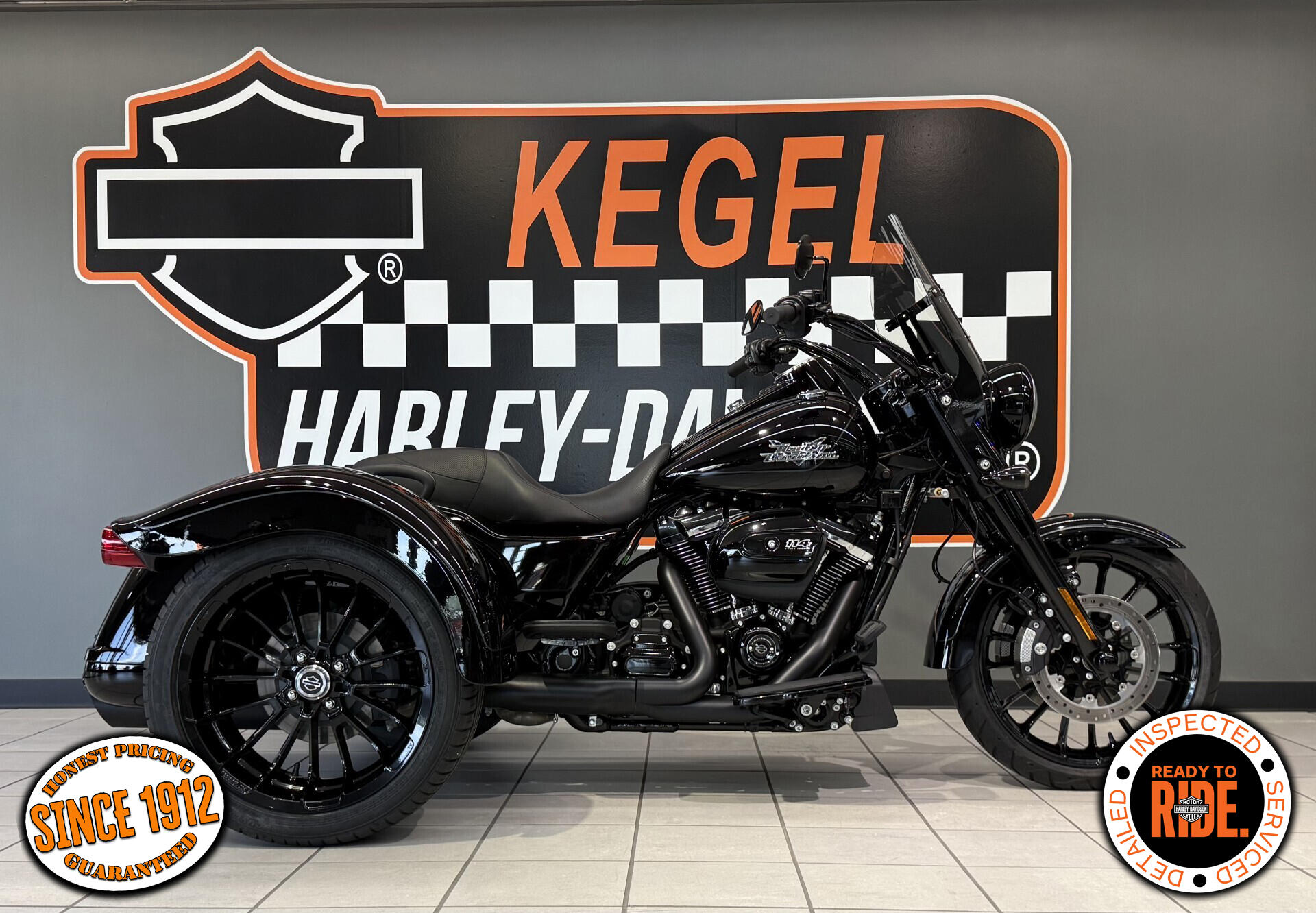2024 Harley-Davidson® Freewheeler® Vivid Black
