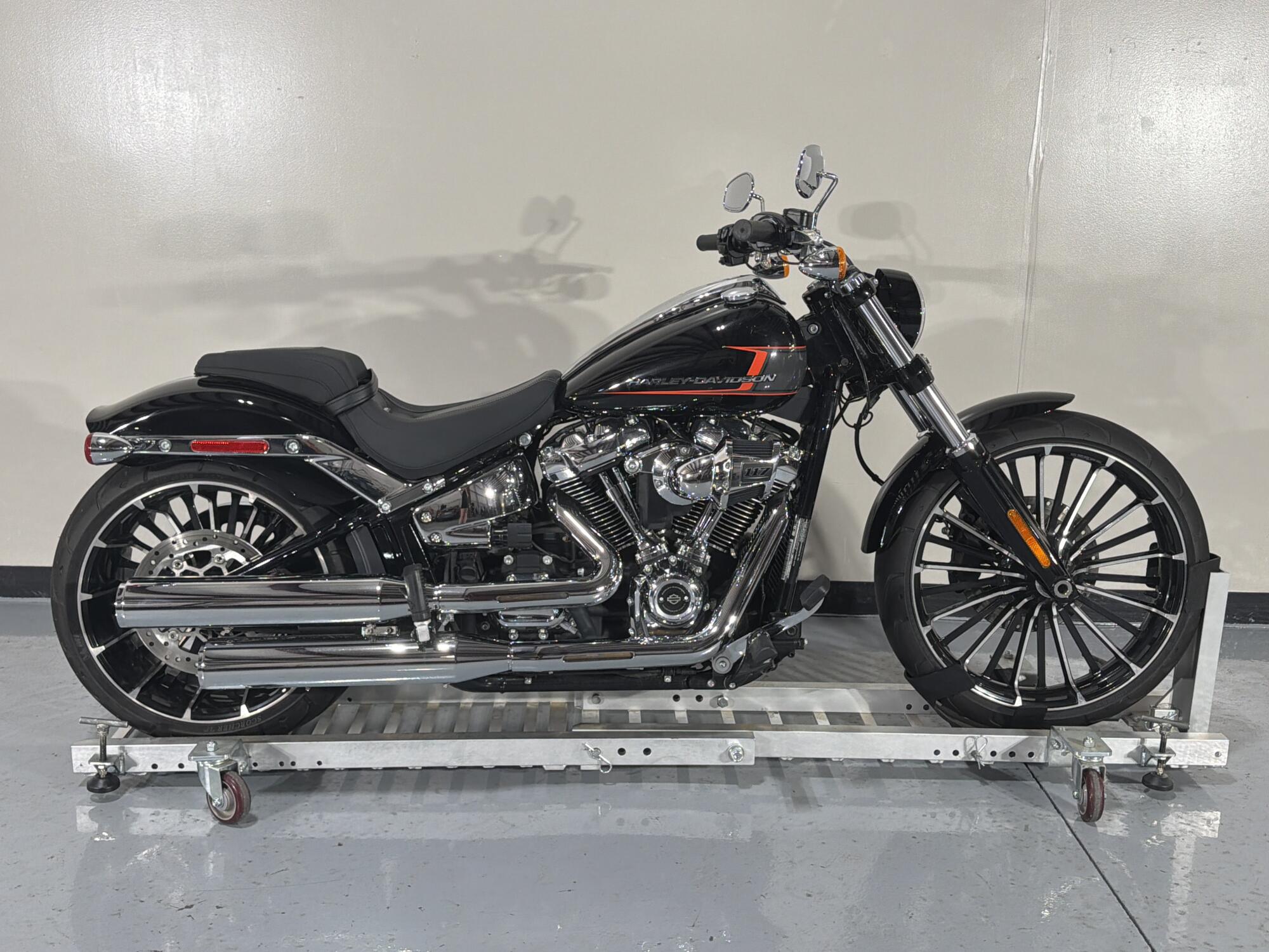 Harley-Davidson® Breakout™ 117 2024