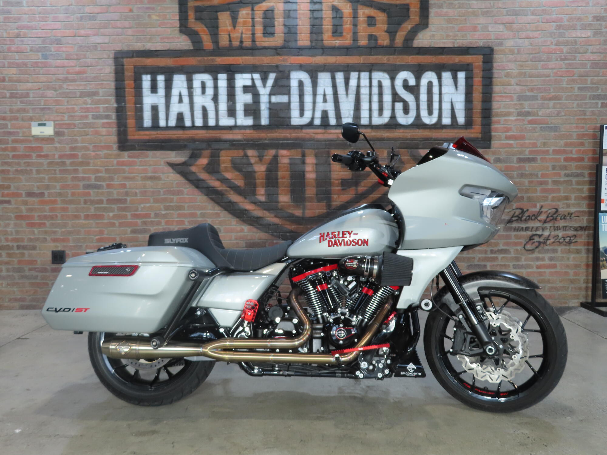 2025 Harley-Davidson® CVO™ Road Glide® ST FLTRXSTSE