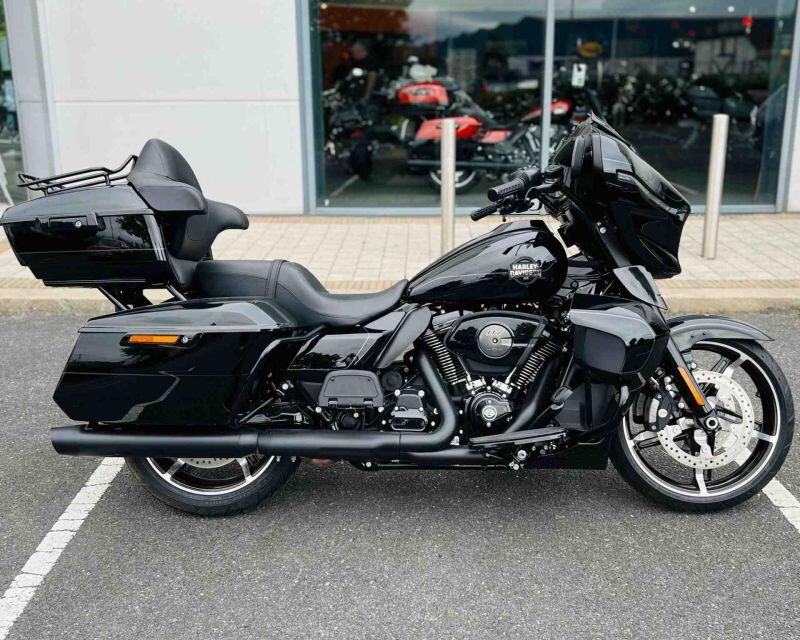 HARLEY-DAVIDSON STREET GLIDE ULTRA