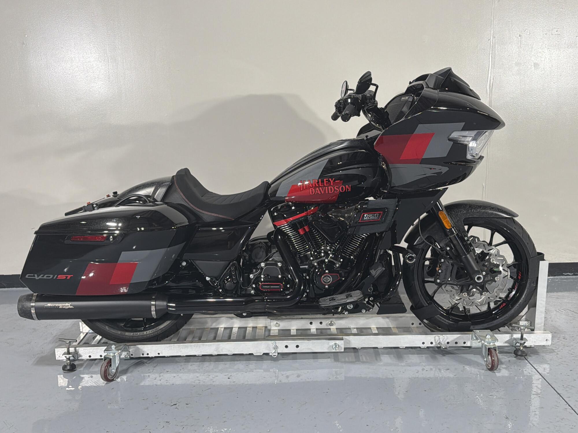 FLTRXSTSE 2025 CVO™ Road Glide™ ST