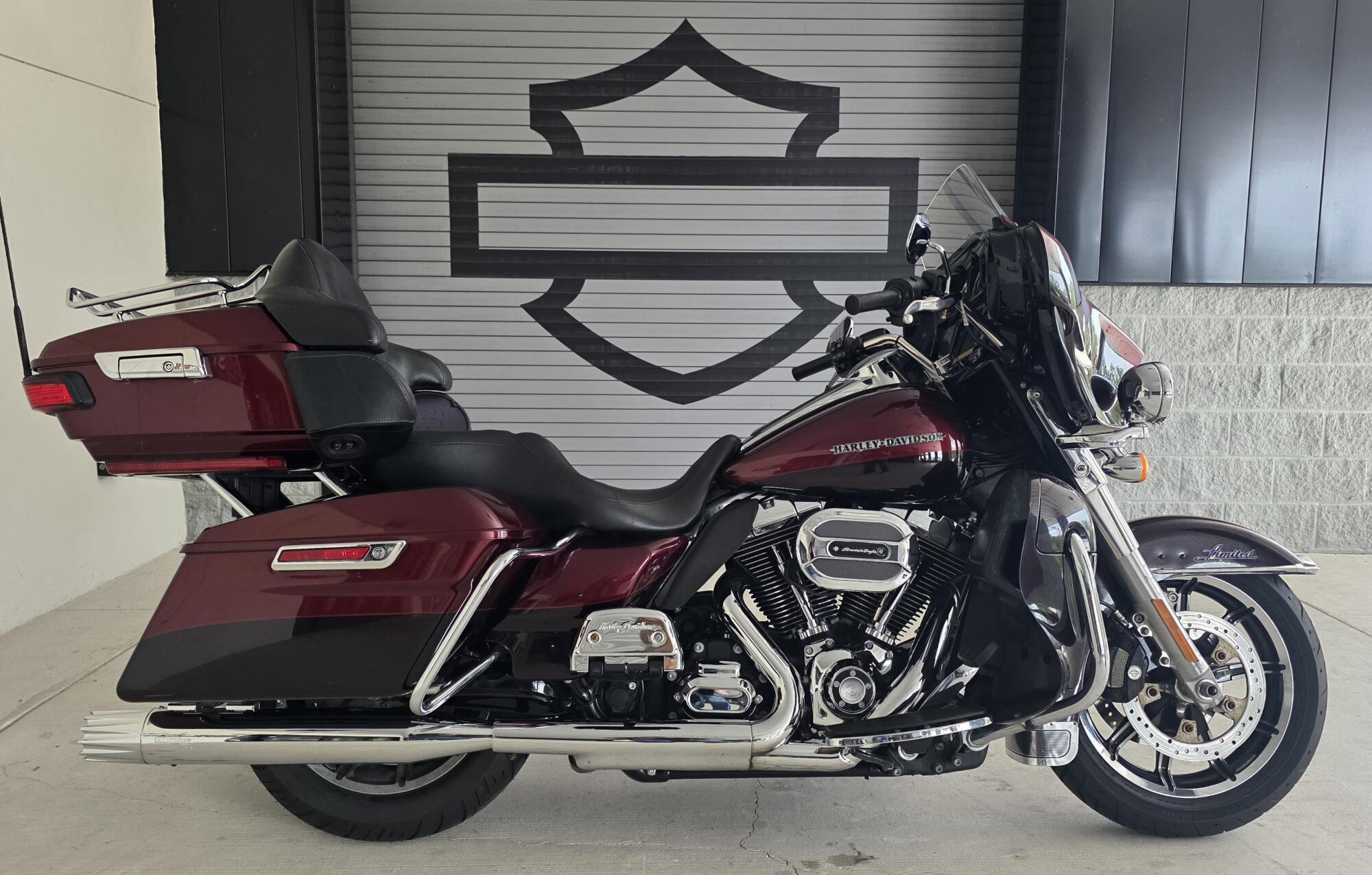 2015 Harley-Davidson® Ultra Limited Low Two-Tone Mysterious Red Sunglo/Blackened Cayenne Sunglo