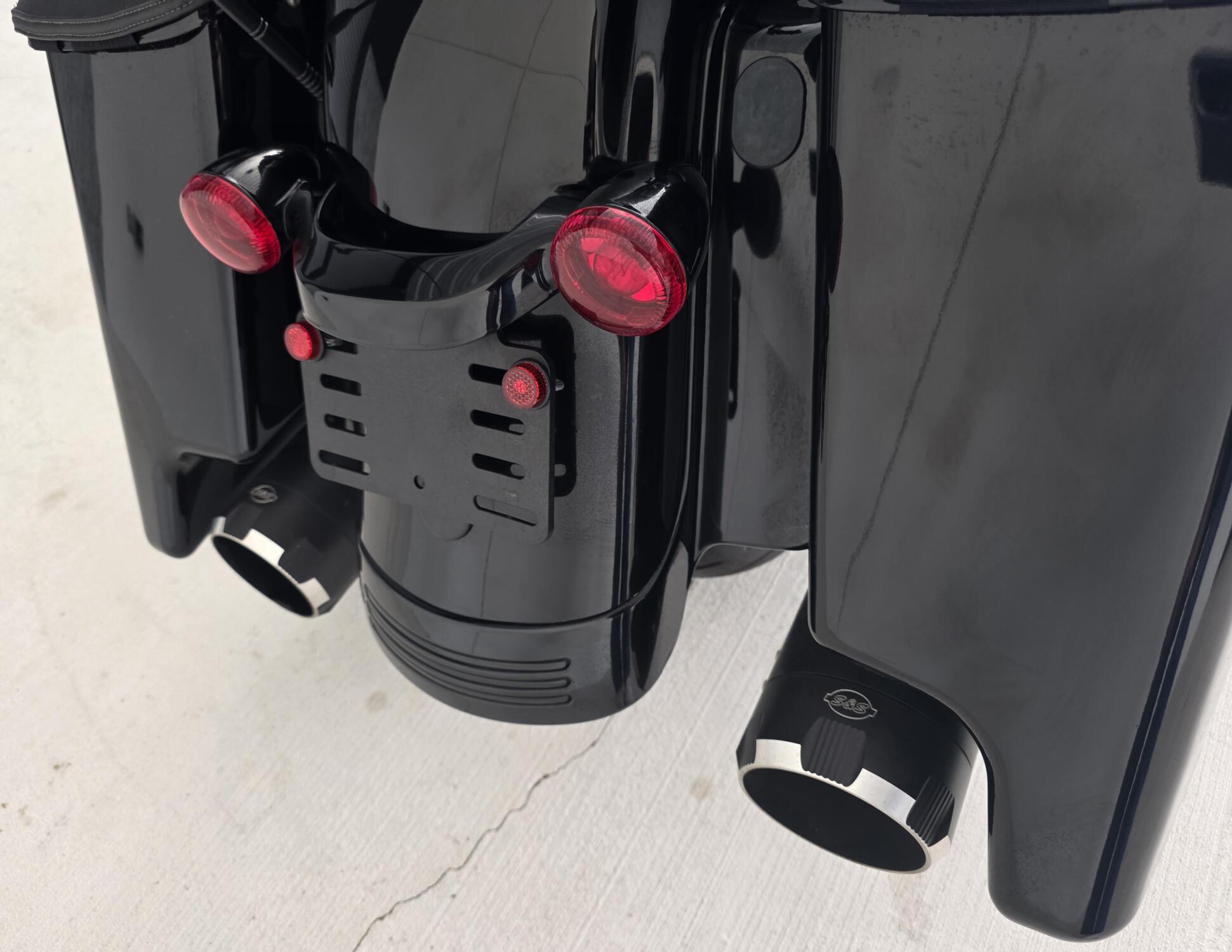 2018 Harley-Davidson® Road Glide® Special Vivid Black, photo 9