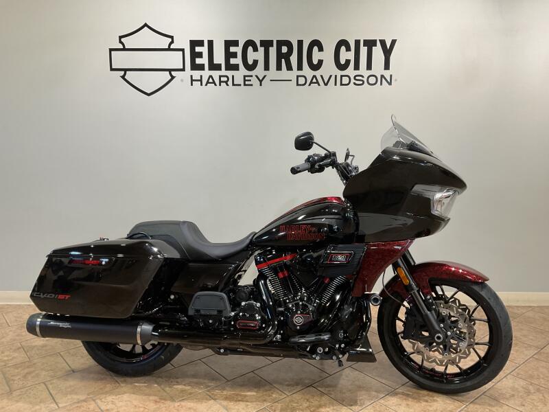 2024 Harley-Davidson® CVO™ FLTRXSTSE Road Glide® ST Raven Metallic