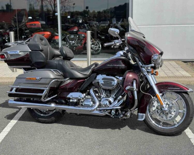 HARLEY-DAVIDSON CVO ULTRA CLASSIC