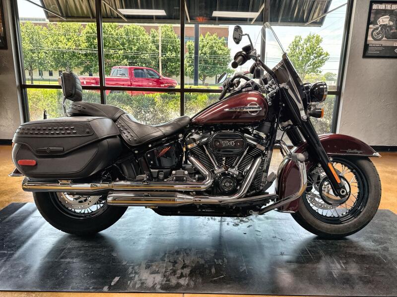2018 Harley-Davidson® Heritage Classic 114 Twisted Cherry