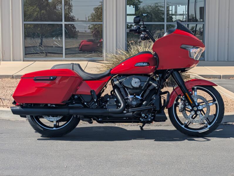 2026 Harley-Davidson® Road Glide® Blood Orange Black Trim