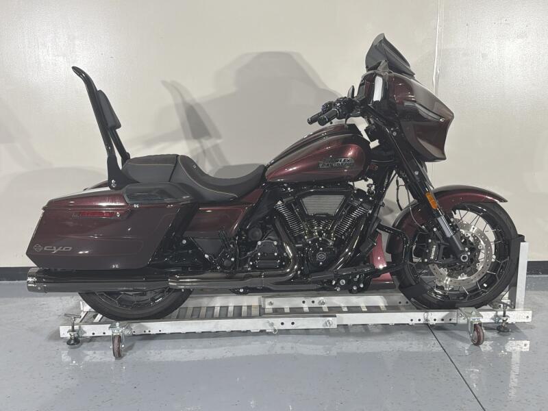 Harley-Davidson® CVO™ Street Glide® 2024