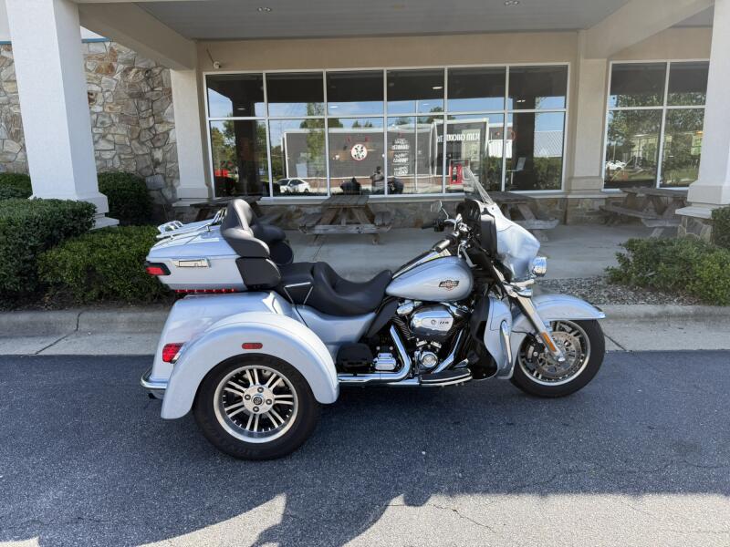 FLHTCUTG 2023 Tri Glide® Ultra