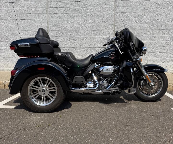 2024 FLHTCUTG Tri Glide™ Ultra