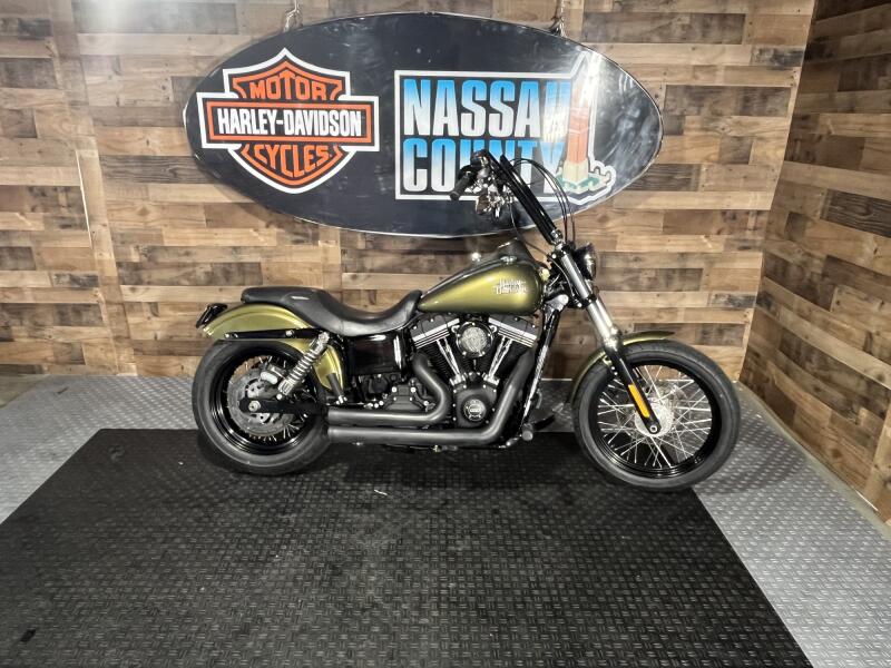 2016 Harley-Davidson® Street Bob® Olive Gold