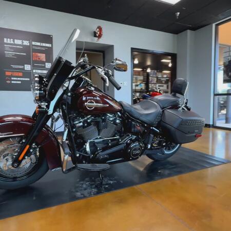 2018 Harley-Davidson® Heritage Classic 114 Twisted Cherry thumb 2