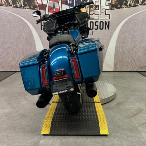 2026 FLTRX Road Glide® thumb 2