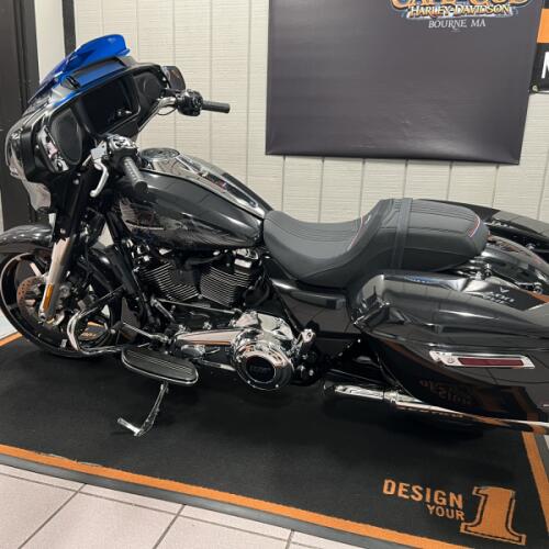 2026 Harley-Davidson® Street Glide® Midnight Ember Chrome Trim thumb 3