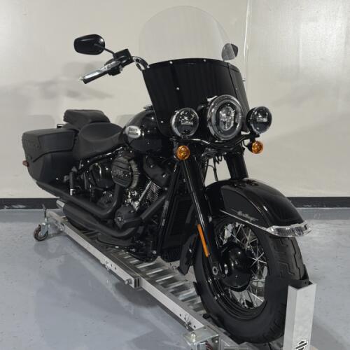Harley-Davidson® Heritage Classic 2024 thumb 3
