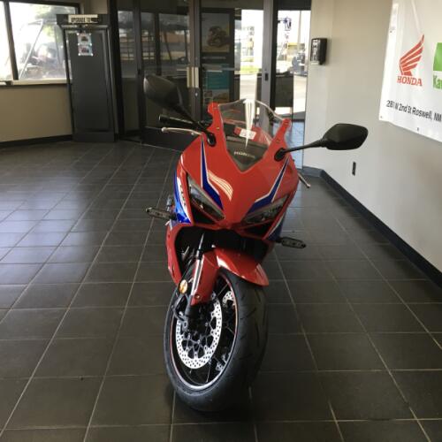 CBR650RAR 2026 CBR650R E-Clutch thumb 2