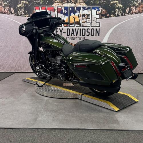 2026 FLHX Street Glide® thumb 1